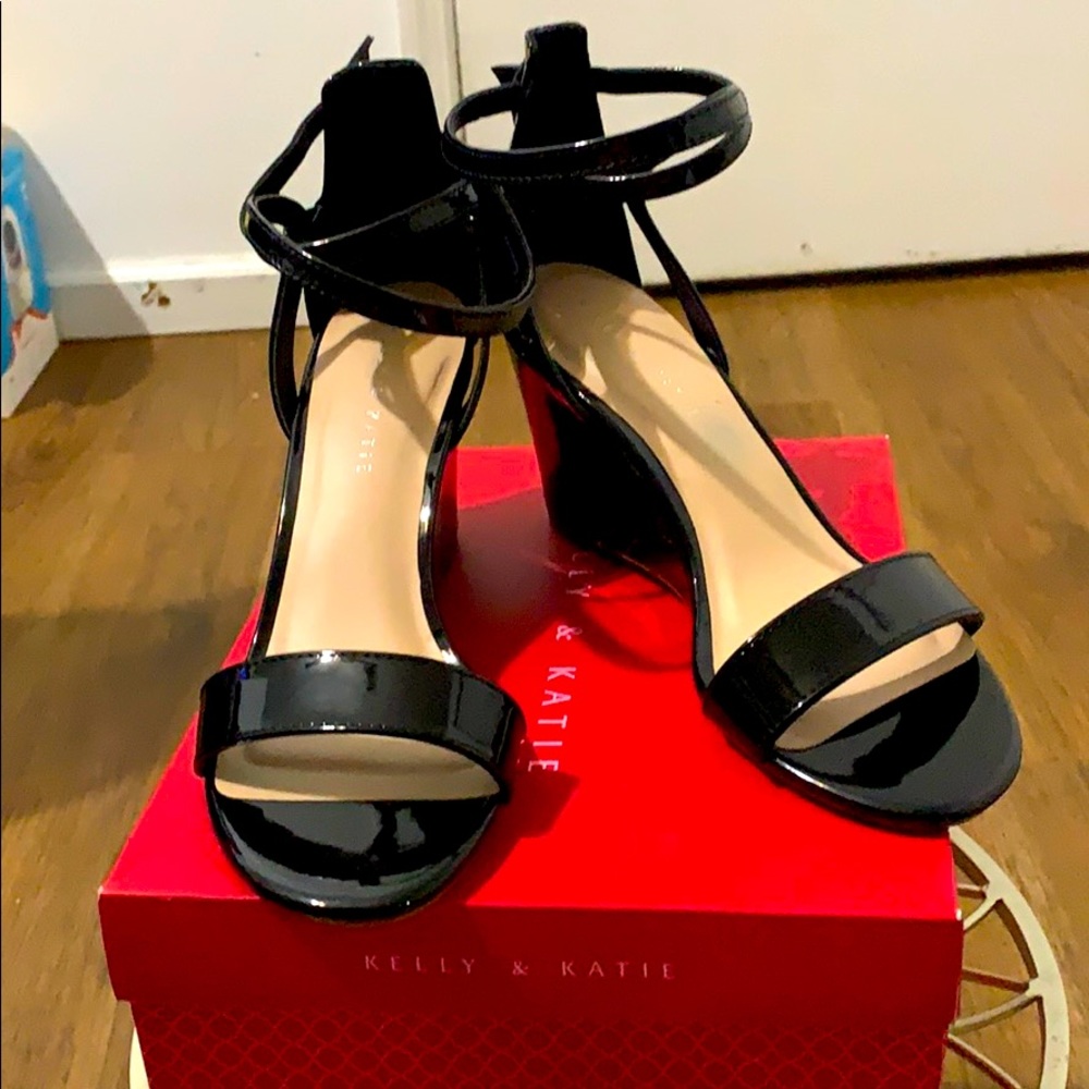 Dress sandals